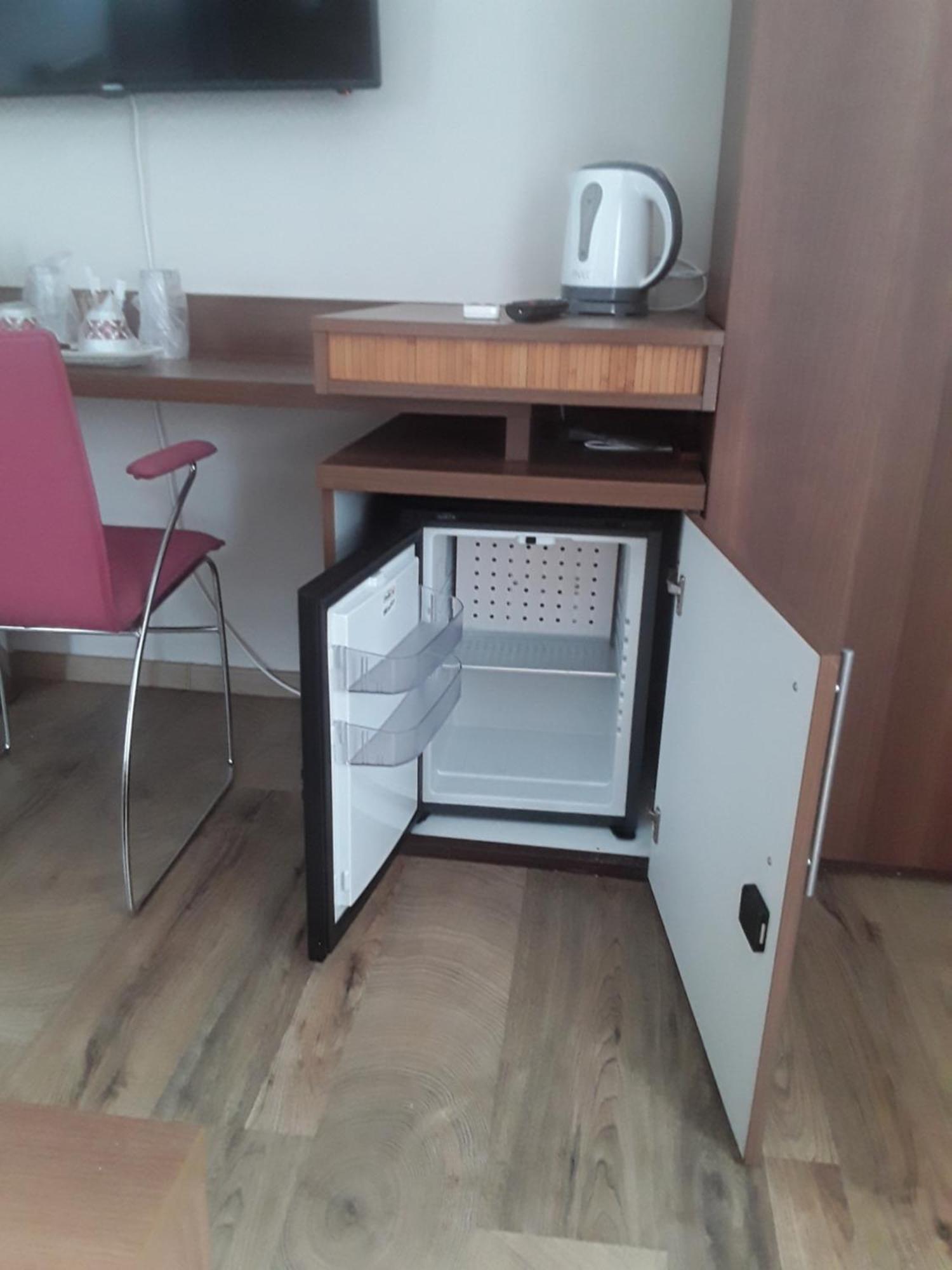 Aura'S West Accommodation Private Parking In Front Yard Bucureşti Exterior foto